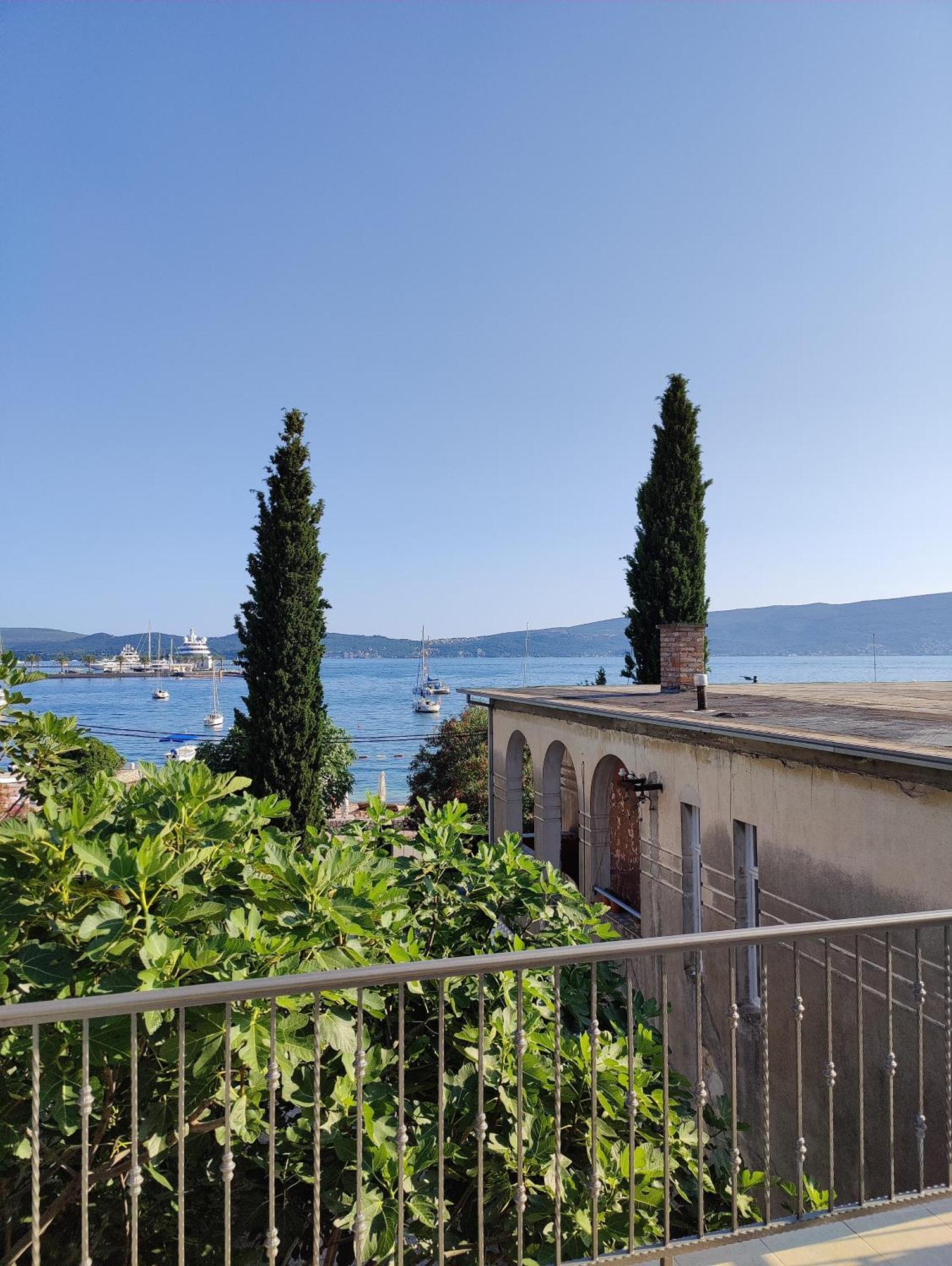 Miro Guesthouse Tivat Zewnętrze zdjęcie